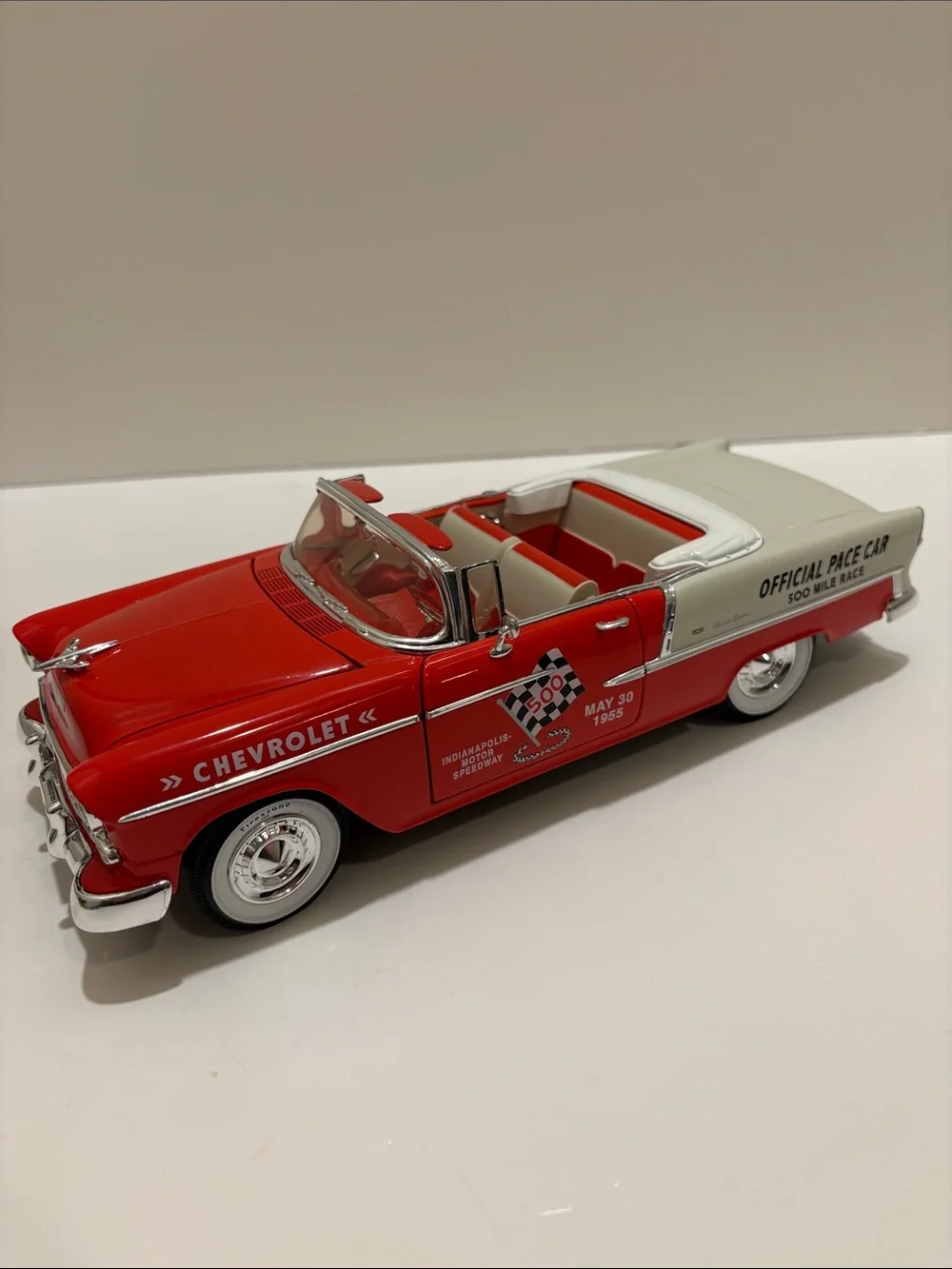 Ertl 1955 Chevrolet Indy Pace Car convertible. 1:18 Diecast.